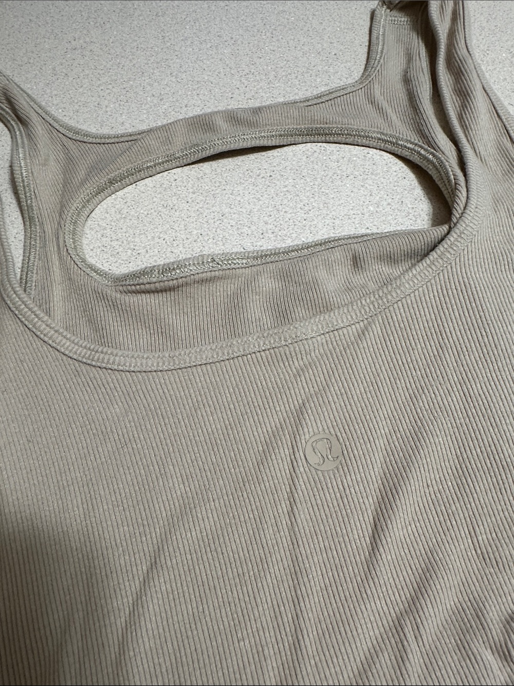 lululemon athletica Beige Ribbed Cutout Tank - Picture 2 of 2